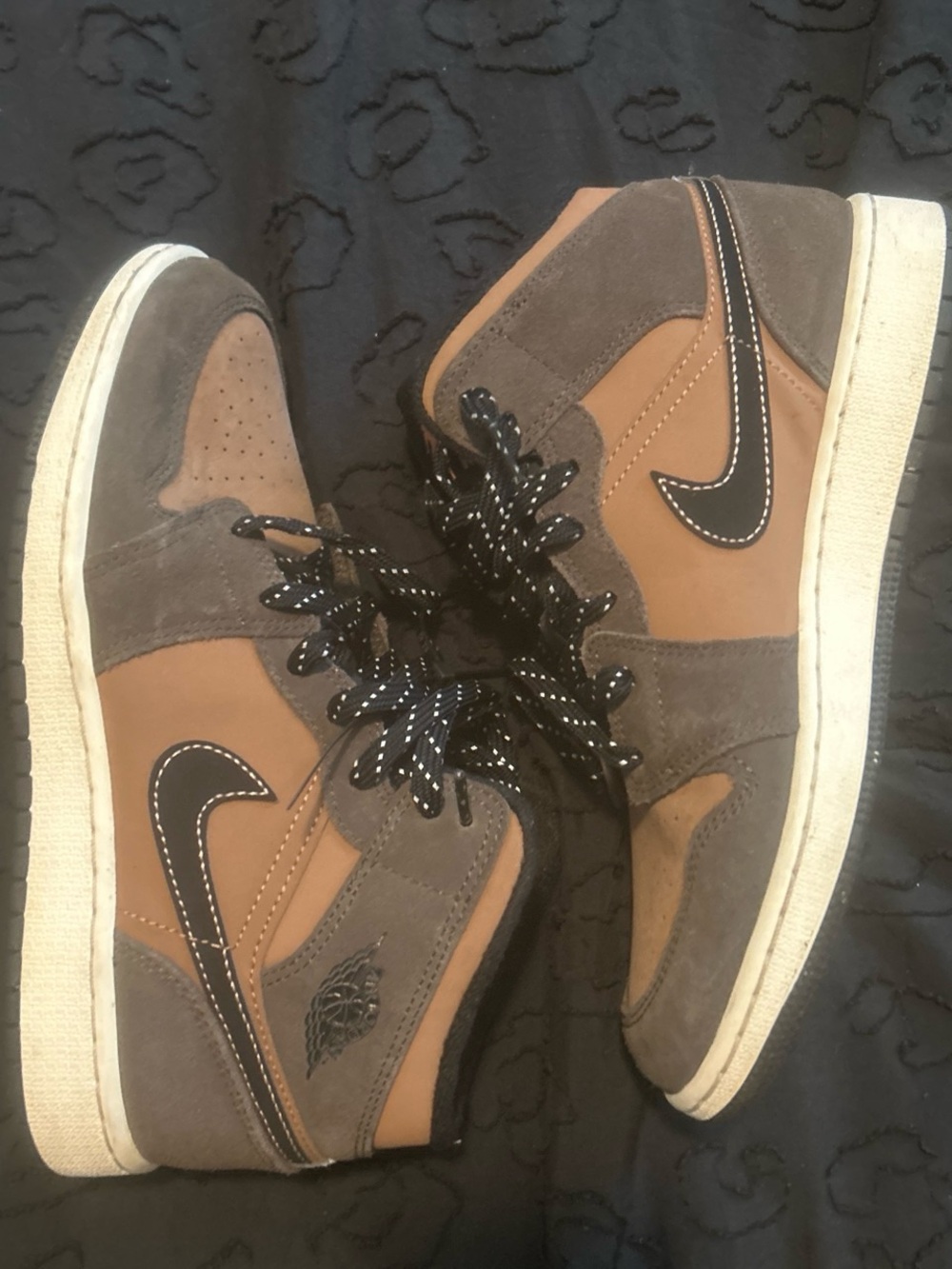 Jordan 1 High nike Sneakers in Brown, Tan and Black 6.5y boys